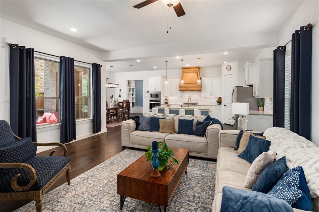 4881 Miles Way Property Photo 4