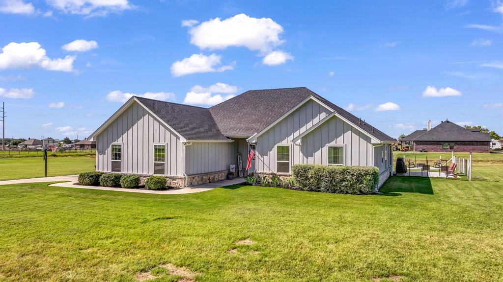 200 Dover Court Property Photo 1