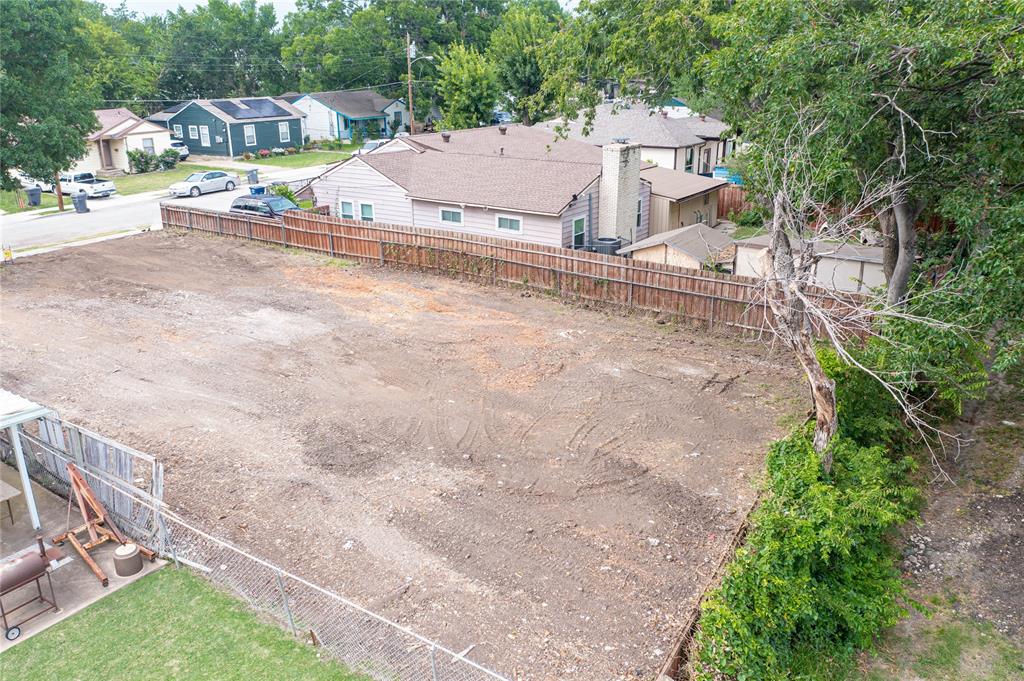 2220 Bombay Avenue Property Photo 1
