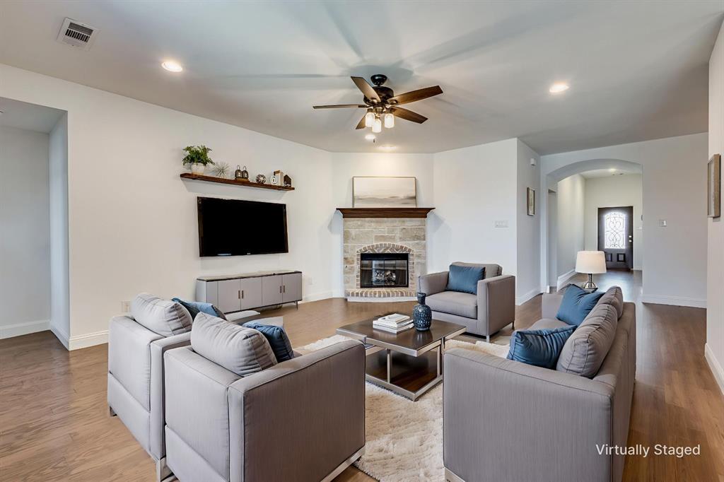 1209 Roadrunner Drive Property Photo 1