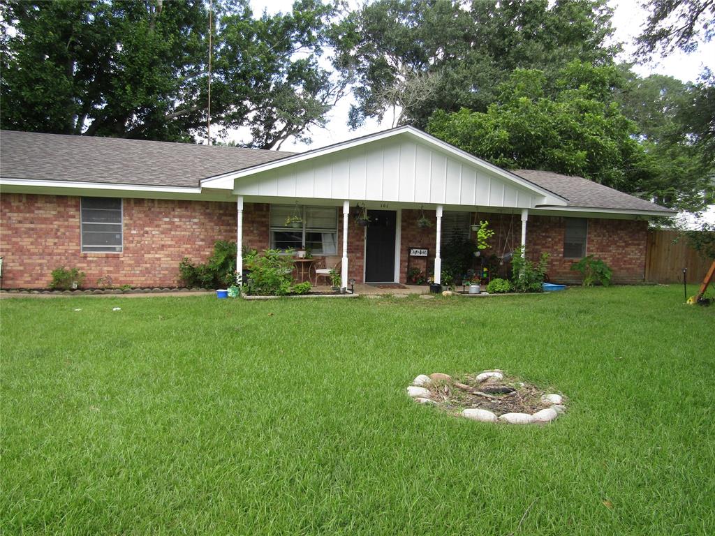 101 N Meadowbrook Drive Property Photo 1