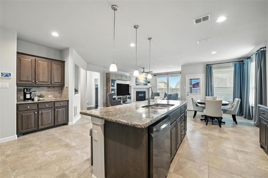9204 Lace Cactus Drive Property Photo 5