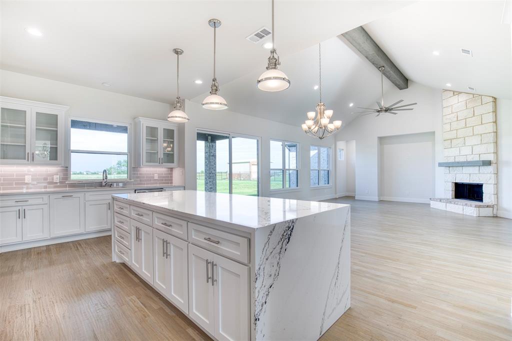 1376 Shadow Lakes Drive Property Photo 3