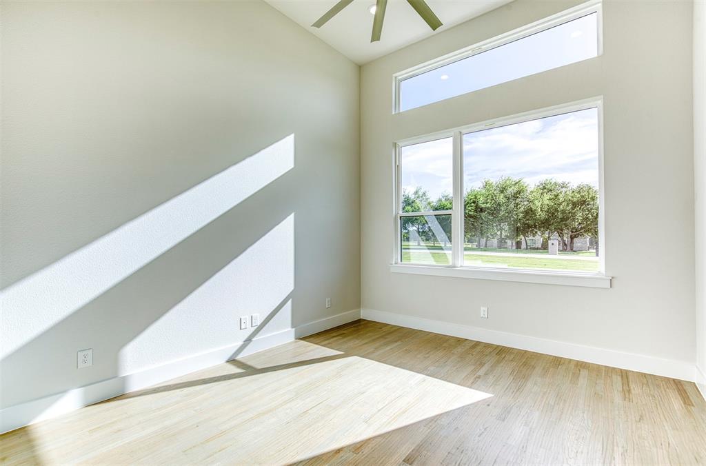 1376 Shadow Lakes Drive Property Photo 8