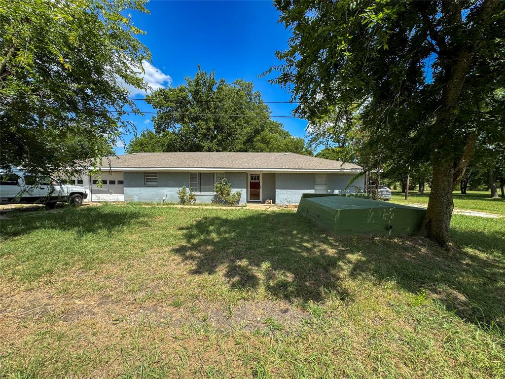 121 S Bois D Arc Street Property Photo 1