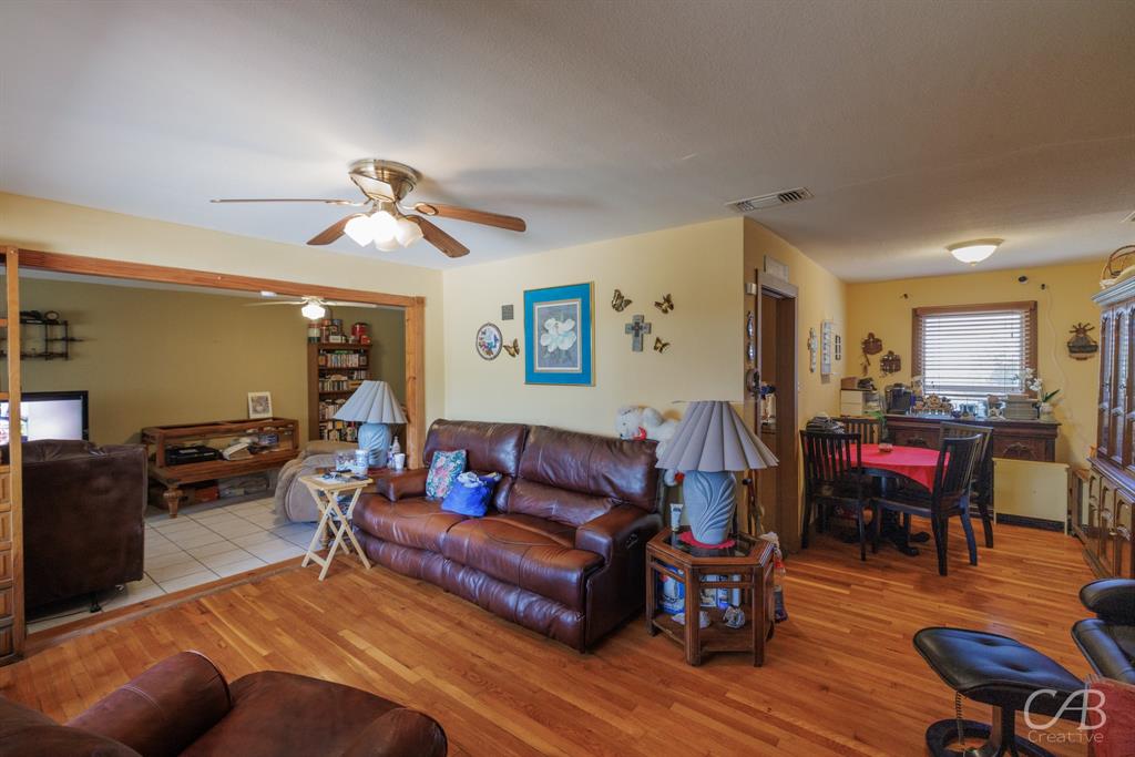 1406 W Commerce Street Property Photo 3