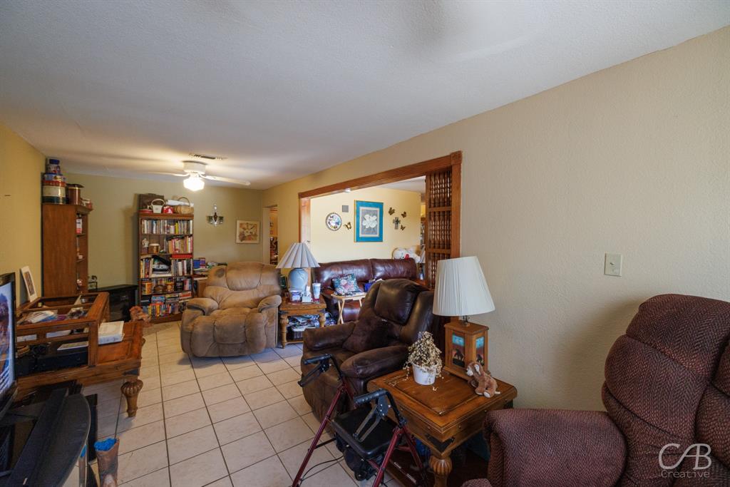 1406 W Commerce Street Property Photo 8