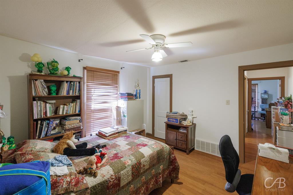 1406 W Commerce Street Property Photo 22