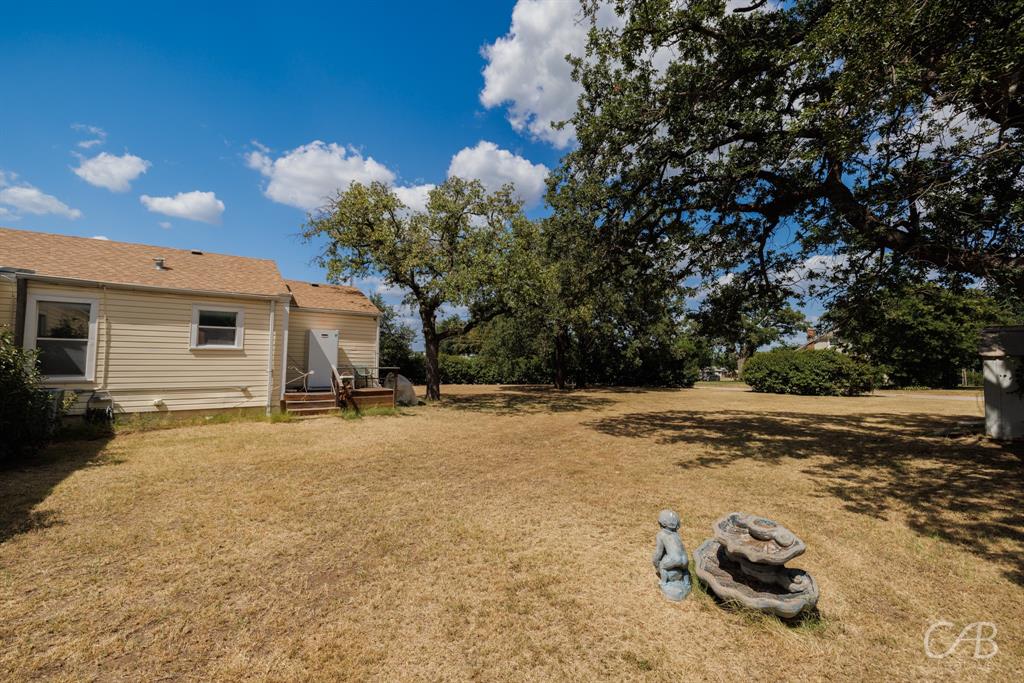 1406 W Commerce Street Property Photo 33