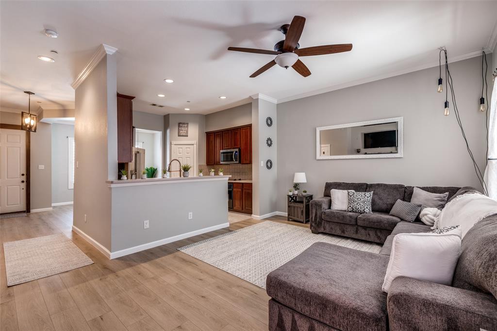 8210 Library Street Property Photo 1