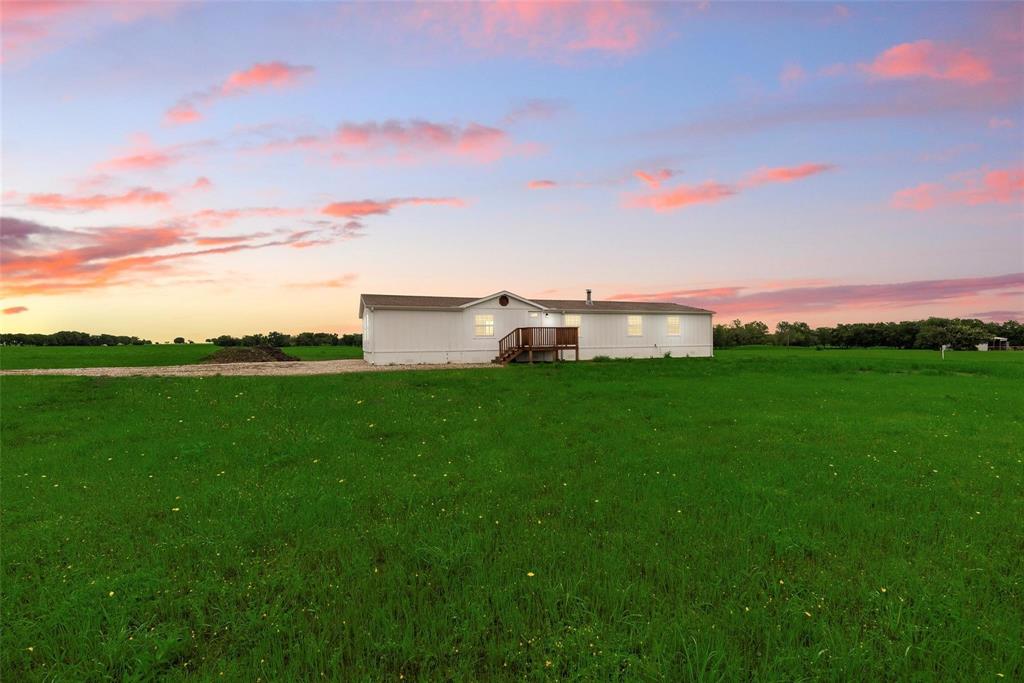 4553 Fm-512 Property Photo 1