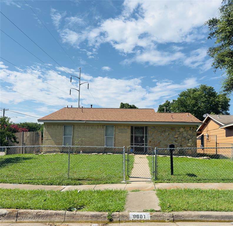9601 Glengreen Drive Property Photo 1