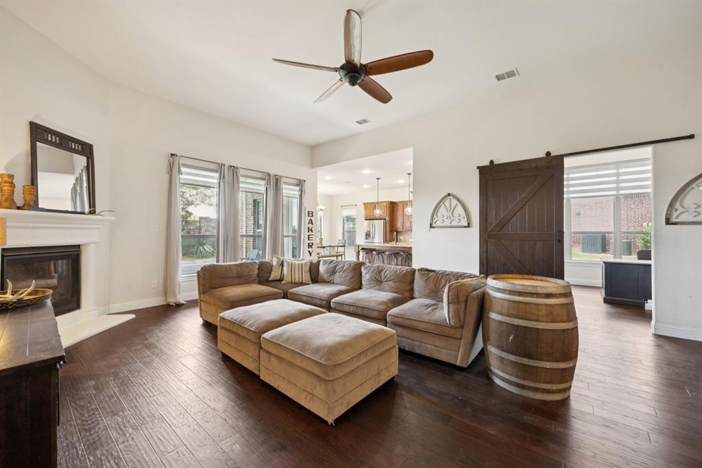 9627 Beckett Drive Property Photo 3