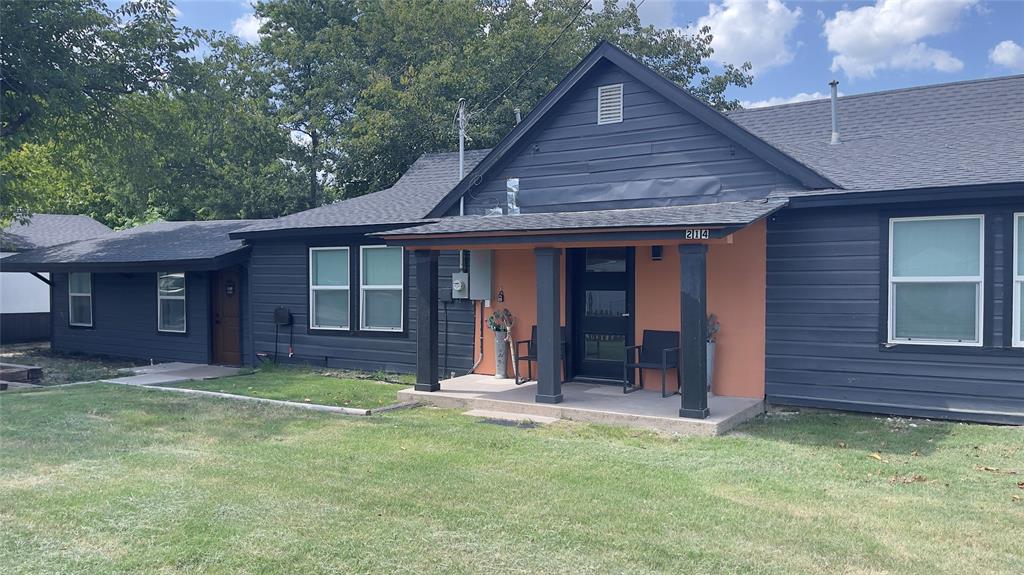 214 N Roberts Road Property Photo 1
