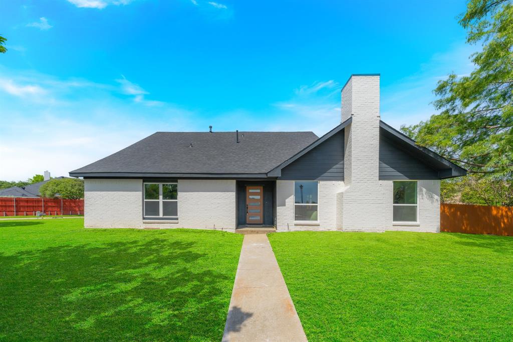 2623 Carmel Circle Property Photo 1