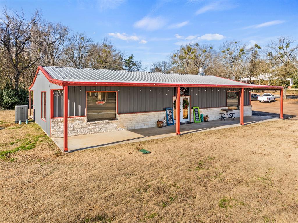 220 Quitman Property Photo 1