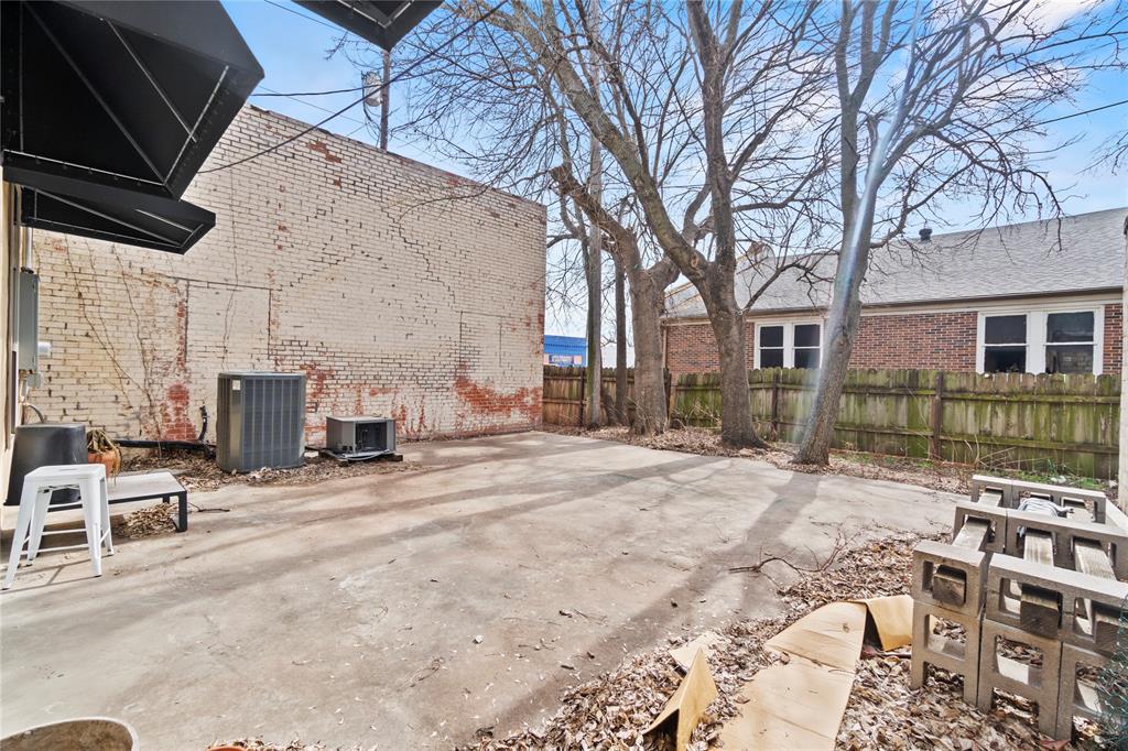 214 E Chambers Street Property Photo 19