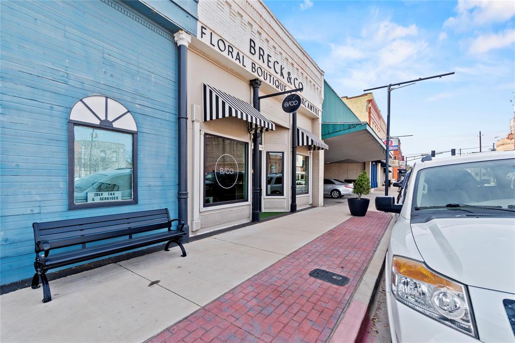 214 E Chambers Street Property Photo 22