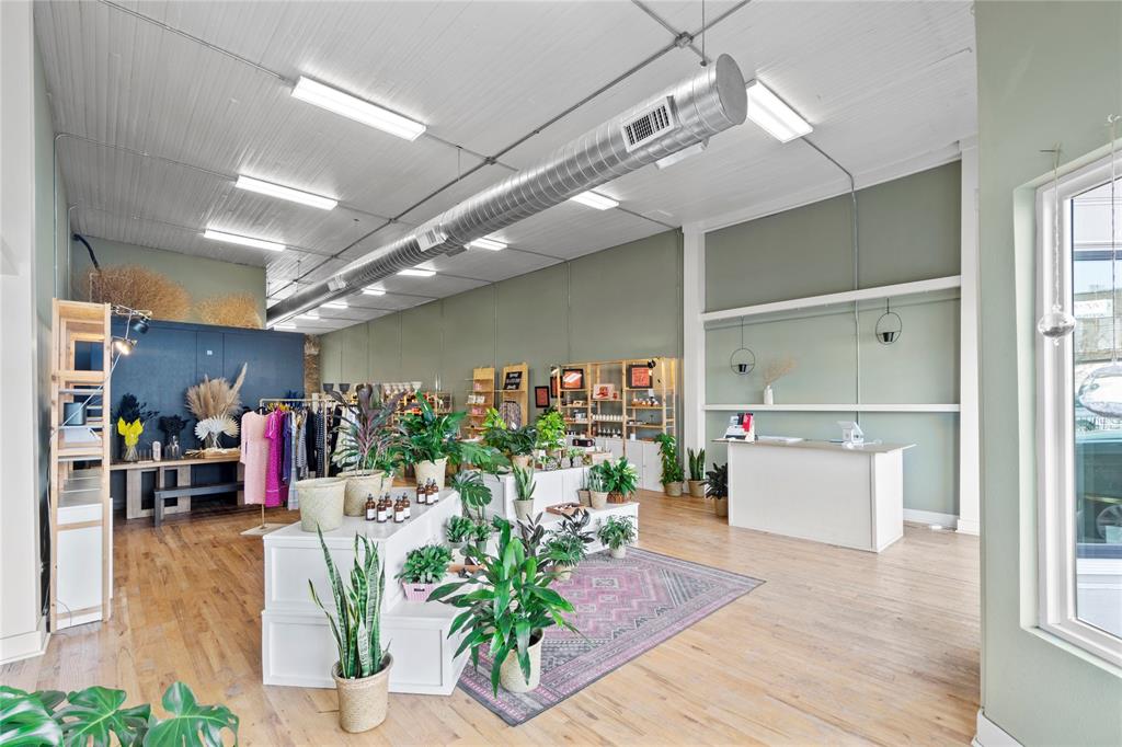 214 E Chambers Street Property Photo 24