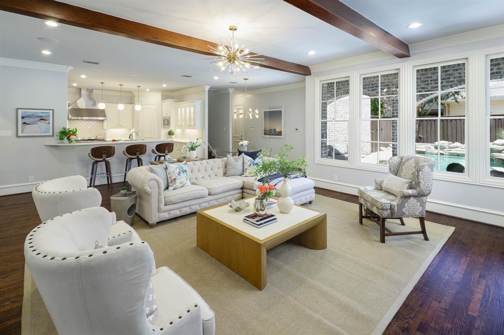 2900 Amherst Avenue Property Photo 1