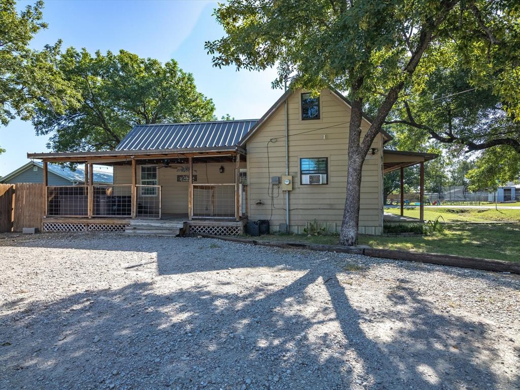 250 Cosey Street Property Photo 1