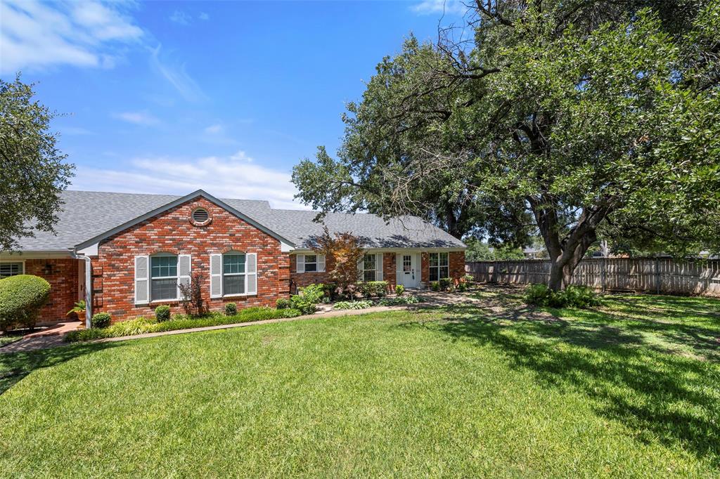 1155 Roaring Springs Road Property Photo 2