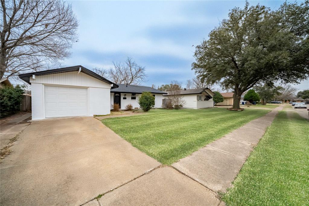 1010 Mccallum Drive Property Photo 1