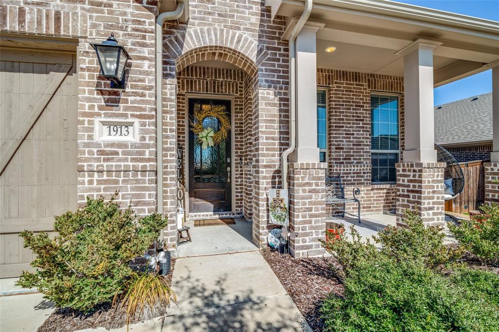 1913 Recioto Drive Property Photo 1