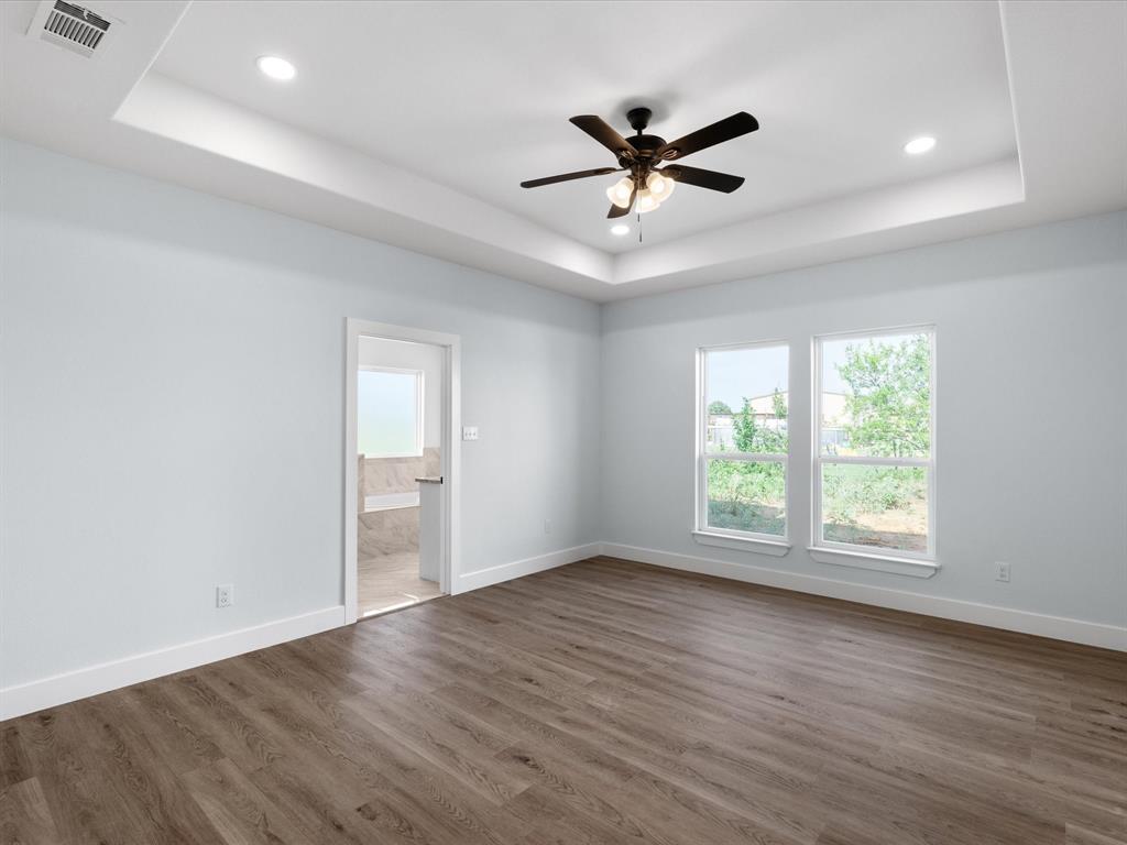 1013 Magnolia Court Property Photo 17