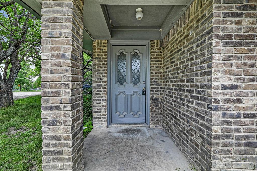211 E Pritchard 211 Property Photo 1