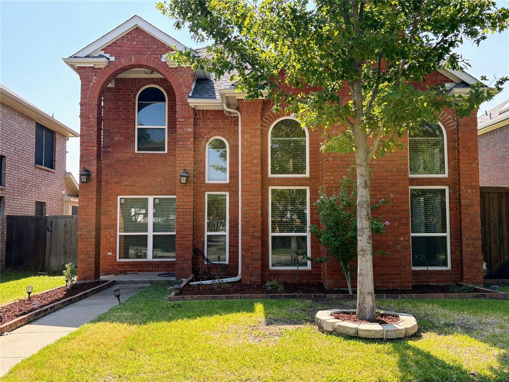 512 Woodlake Drive Property Photo 1