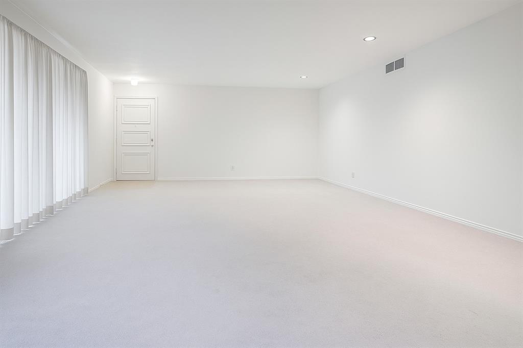 6320 Bandera Avenue D Property Photo 1