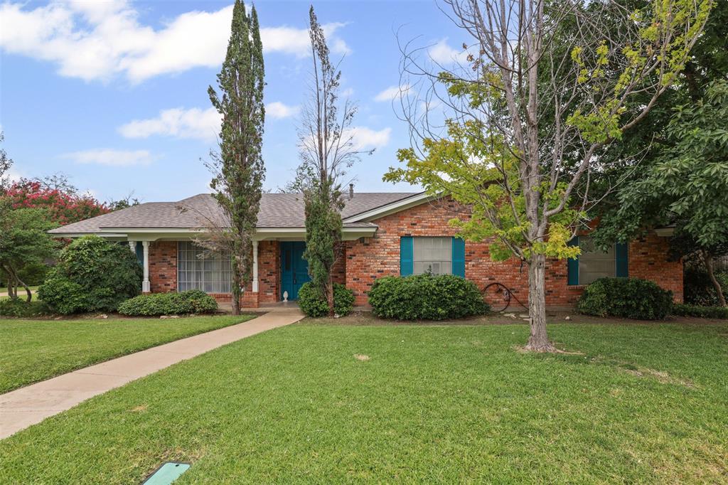 7008 Serrano Drive Property Photo 1
