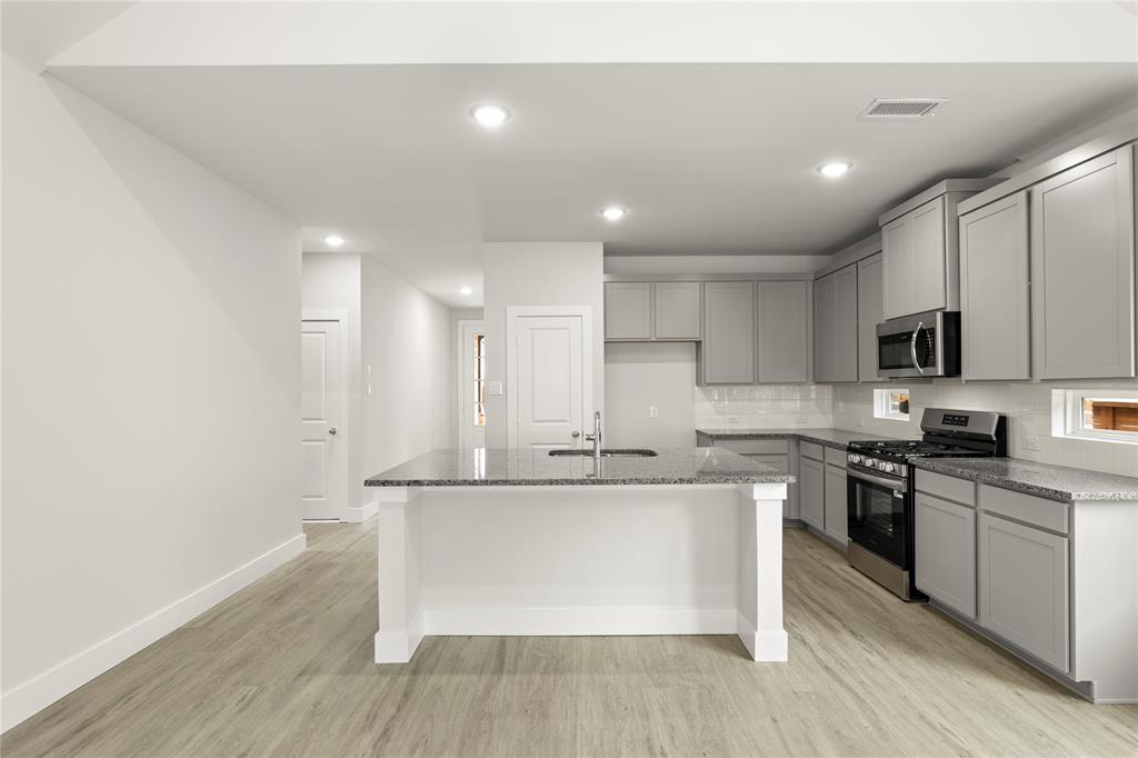 1817 Jasmine June Property Photo 8