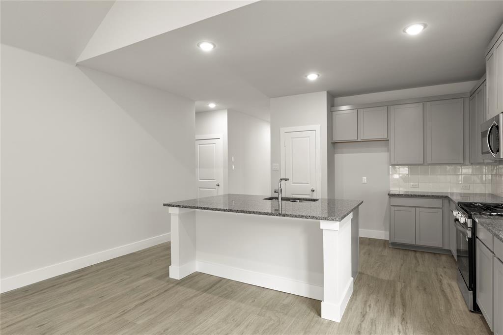 1817 Jasmine June Property Photo 11