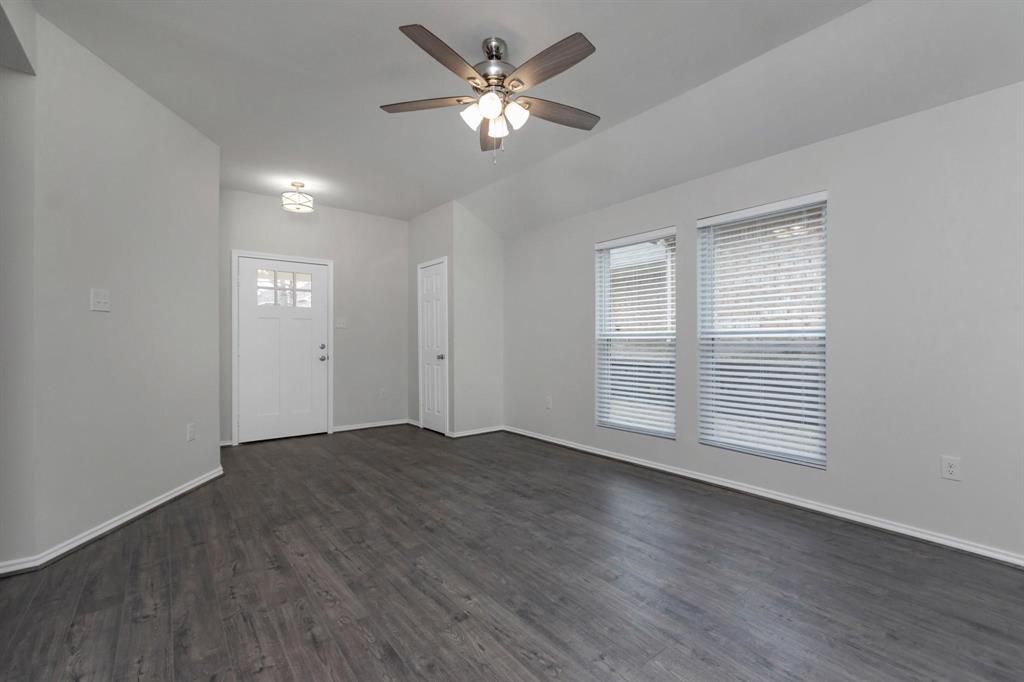 8112 Arbor Avenue Property Photo 6