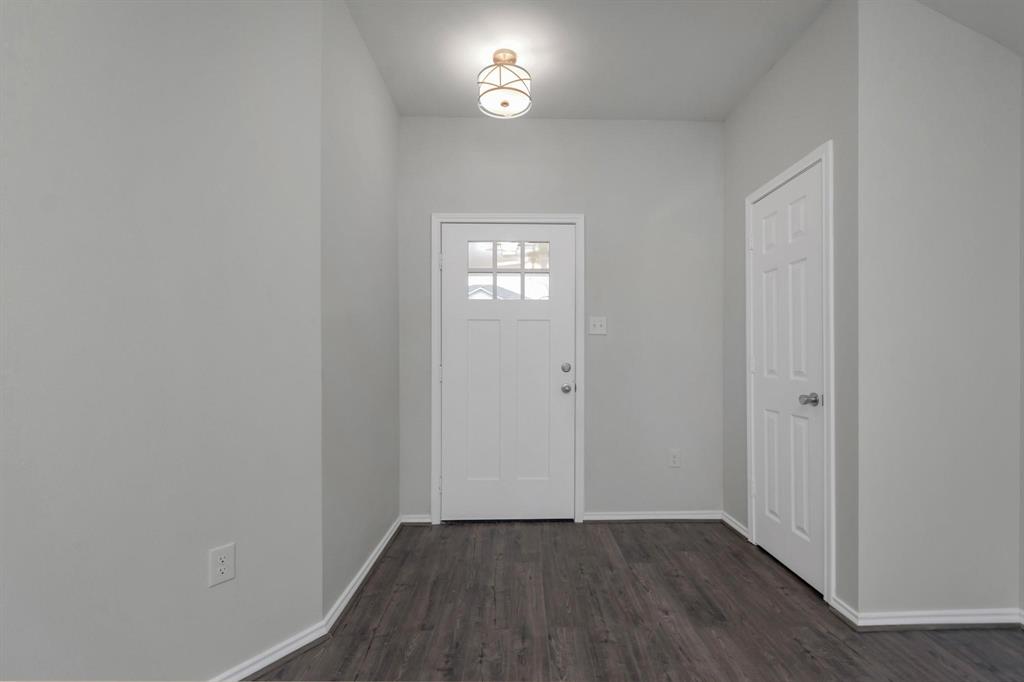 8112 Arbor Avenue Property Photo 7
