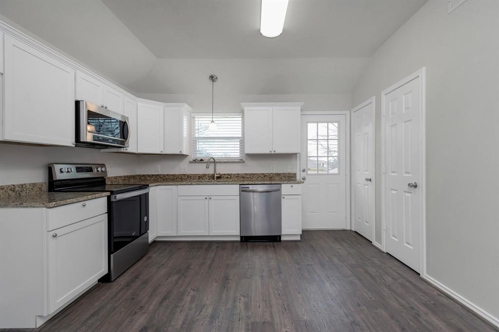 8112 Arbor Avenue Property Photo 8