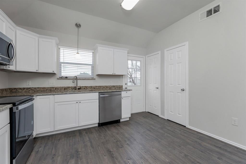 8112 Arbor Avenue Property Photo 9