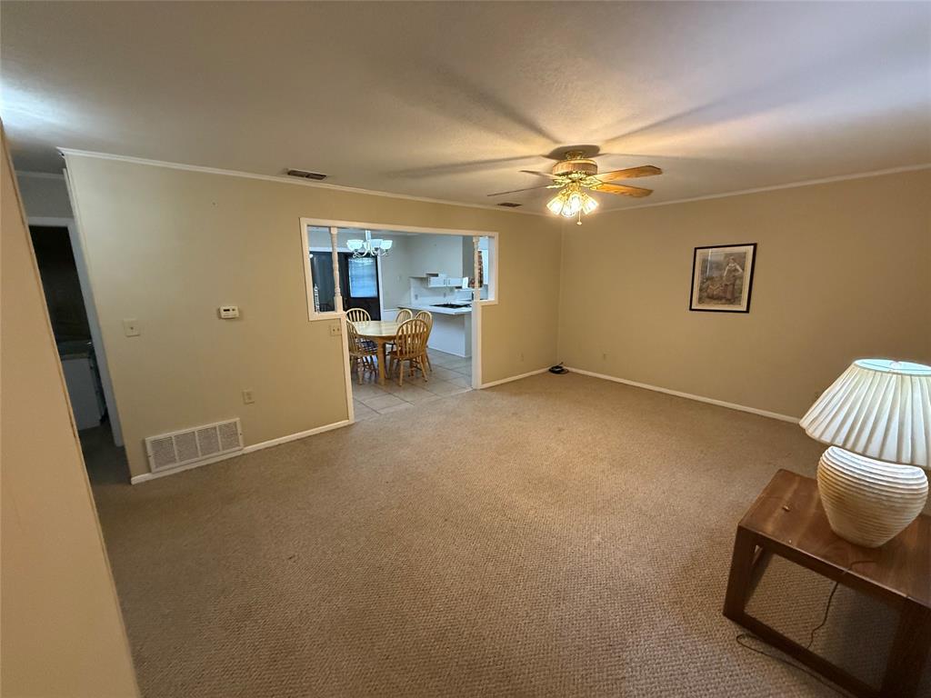 105 W Elm Street Property Photo 5