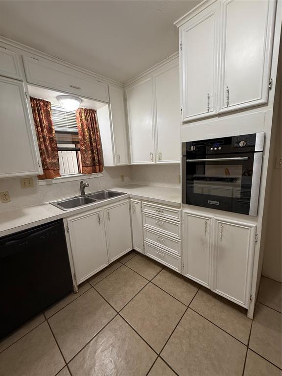 105 W Elm Street Property Photo 8