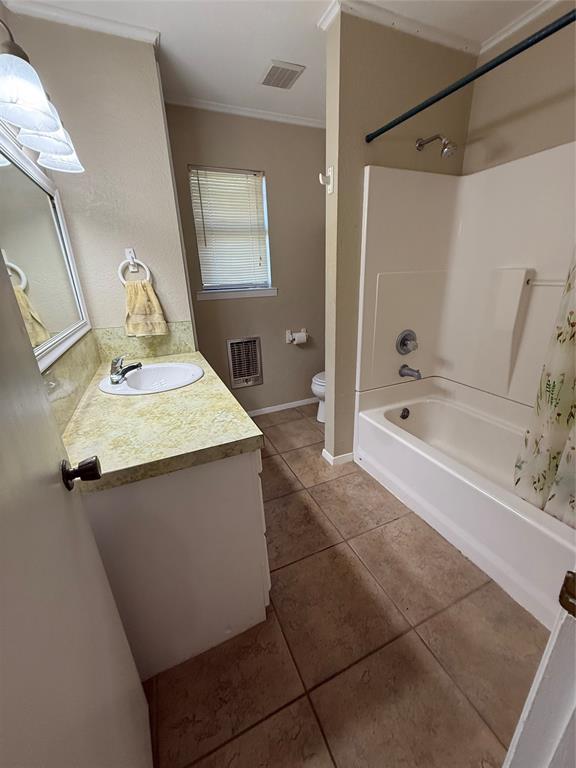 105 W Elm Street Property Photo 11