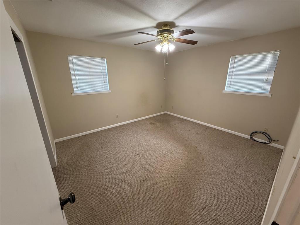 105 W Elm Street Property Photo 14
