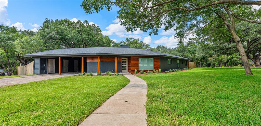 5205 Lockwood Drive Property Photo 3