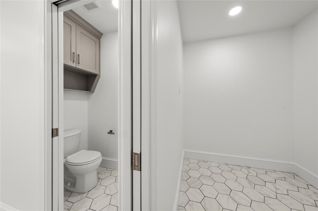 5205 Lockwood Drive Property Photo 29