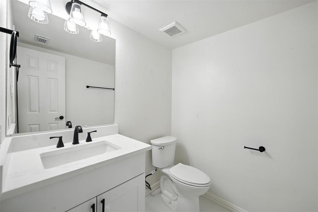 730 Bluebonnet Drive D Property Photo 4