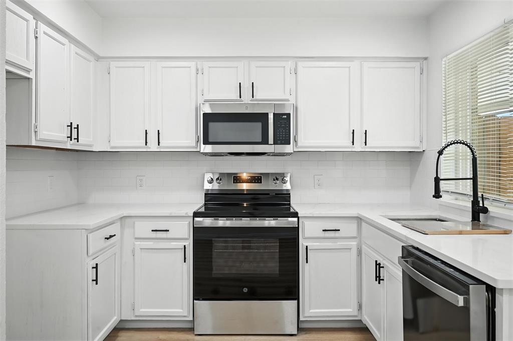 730 Bluebonnet Drive D Property Photo 6
