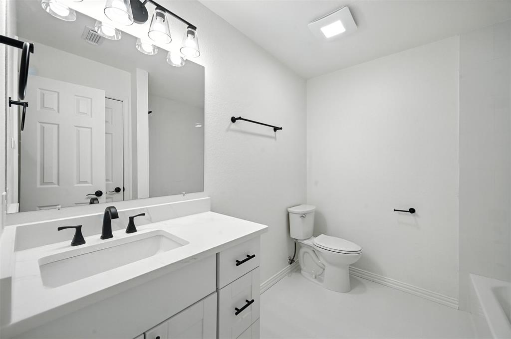 730 Bluebonnet Drive D Property Photo 11