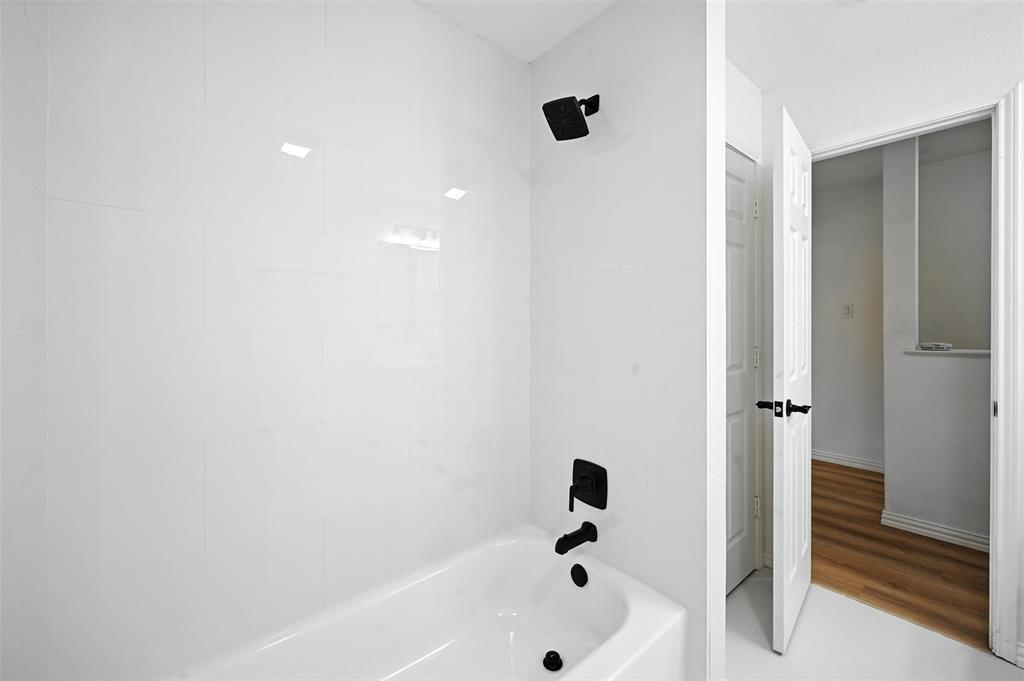 730 Bluebonnet Drive D Property Photo 12