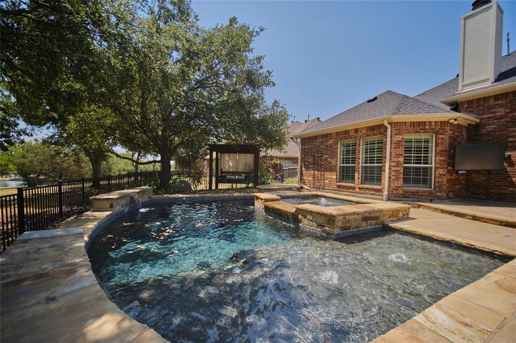 5562 Blazing Star Road